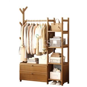 armario con perchas jpg